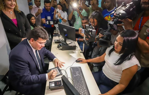 Rafael Fonteles inaugura novo Espaço da Cidadania Digital em Teresina