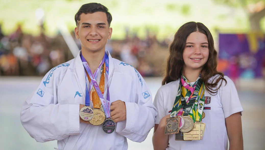 Representantes da Federação Brasileira de Karatê e de Judô