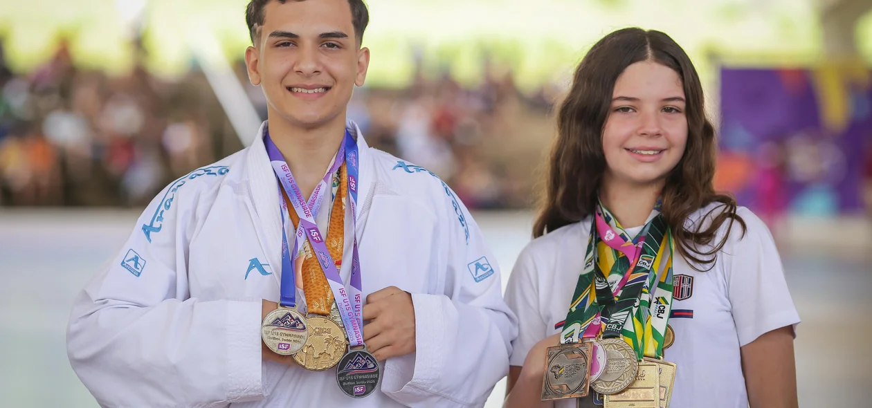 Representantes da Federação Brasileira de Karatê e de Judô