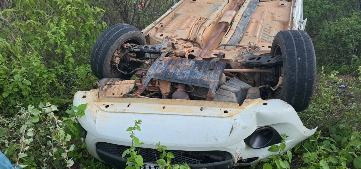 Seis pessoas ocupavam o carro