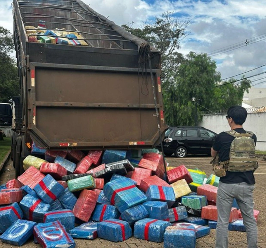Sete toneladas de maconha apreendidas pela PF em operação da FICCO no Paraná