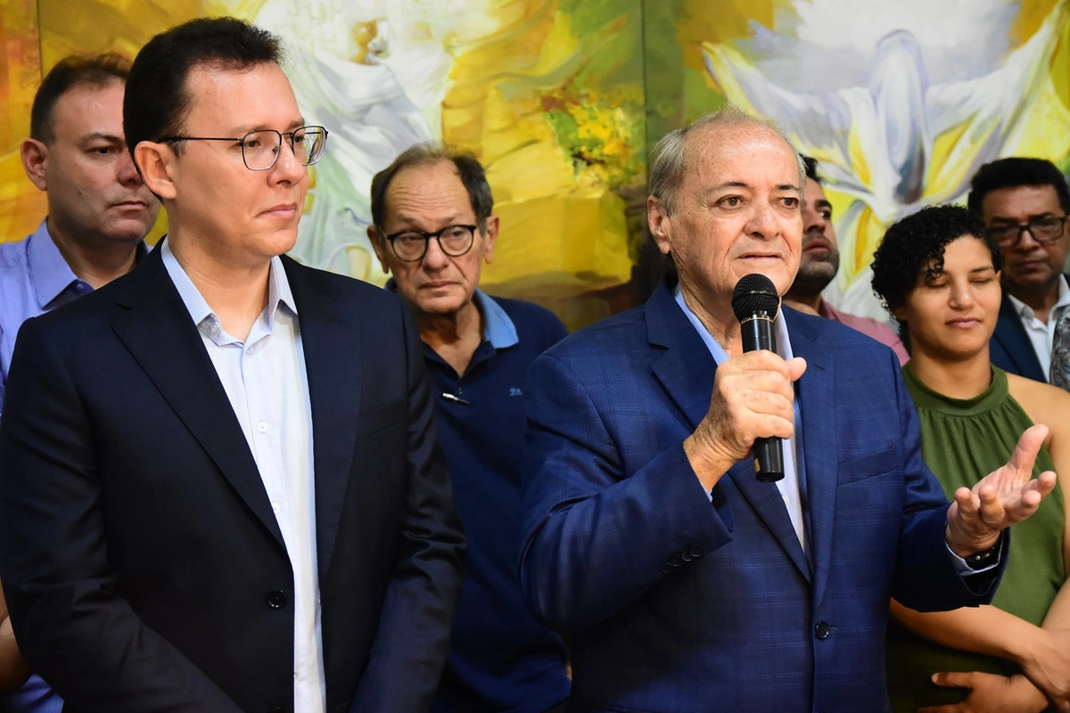 Sílvio Mendes discursando durante cerimônia de posse de Zé Neto como chefe da SEMEL, na manhã desta segunda-feira (07)