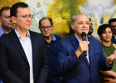 Sílvio Mendes discursando durante cerimônia de posse de Zé Neto como chefe da SEMEL, na manhã desta segunda-feira (07)