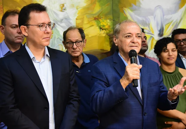 Sílvio Mendes discursando durante cerimônia de posse de Zé Neto como chefe da SEMEL, na manhã desta segunda-feira (07)