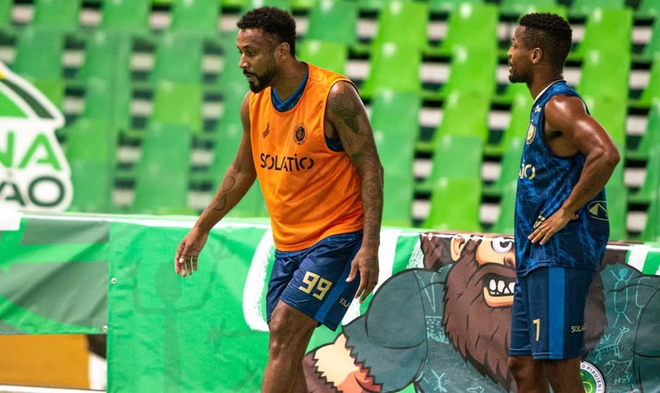 Time de Futsal do Atlético Piauiense se apresentando para a Copa do Brasil de Futsal 2025