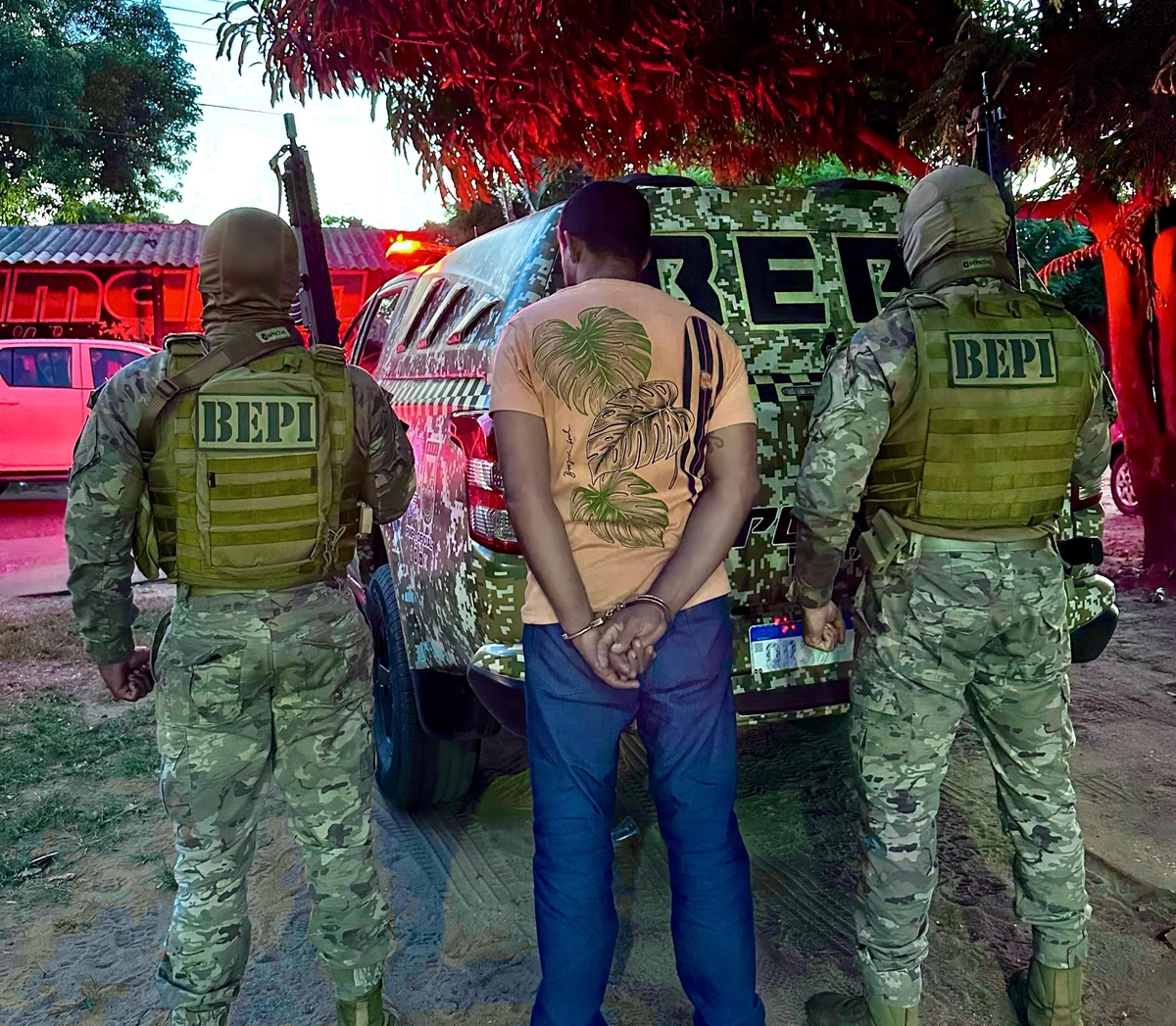 Um homem identificado pelas iniciais R.B.R., de 46 anos, foi preso na terça-feira