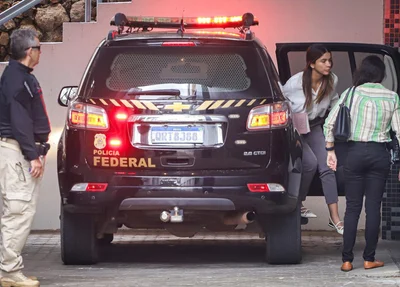 Vereadora Tatiana Medeiros chegando no TRE-PI