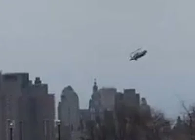 Vídeo mostra momento da queda de helicóptero no rio Hudson em Nova York