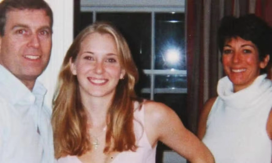 Virginia Giuffre acusava o Príncipe Andrew e o magnata Jeffrey Epstein de abuso sexual
