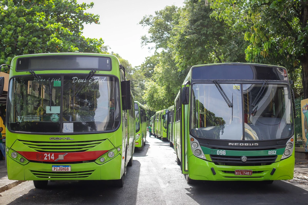 A greve dos motoristas e cobradores de ônibus de Teresina chegou ao segundo dia
