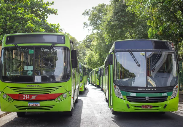 A greve dos motoristas e cobradores de ônibus de Teresina chegou ao segundo dia
