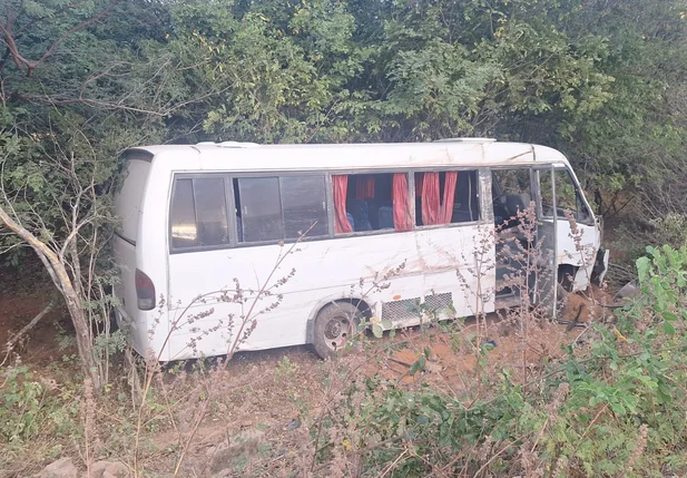 Acidente com micro-ônibus em Santa Cruz do Piauí