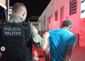 Acusado de agredir mulher fisicamente na Praça do Abrigo