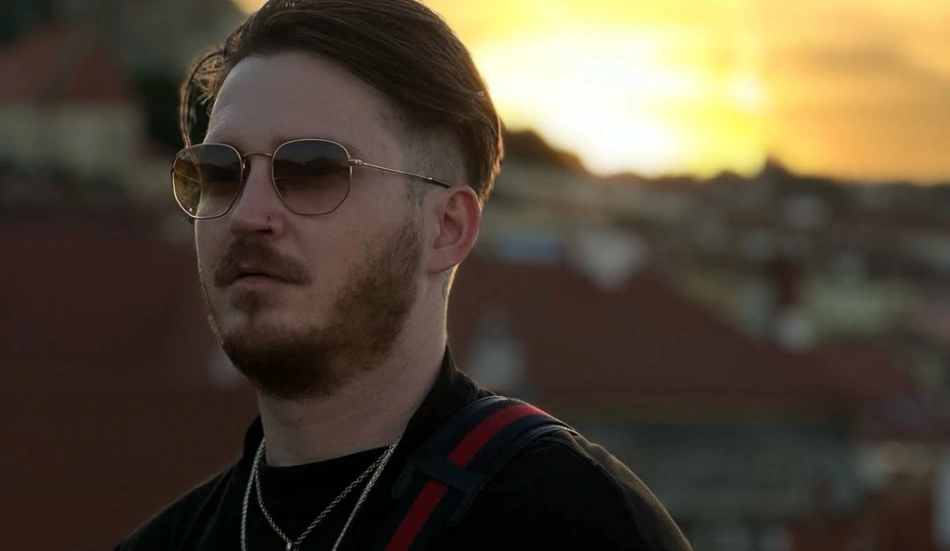 Adam Ramey, vocalista do Dropout Kings