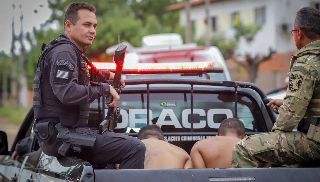Ao todo, foram mais de 10 prisões