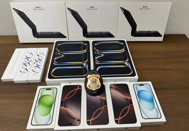Aparelhos eletrônicos, incluindo iPhones, apreendidos no aeroporto