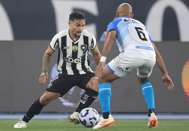 Artur foi autor de um dos gols na vitória do Botafogo contra o Capital na Copa do Brasil