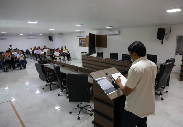 Audiência Pública da LDO 2026 reúne autoridades e população na Câmara Municipal de Uruçuí