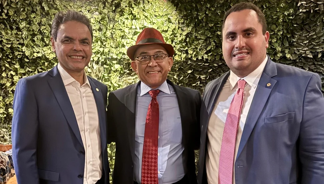 Autoridades com o prefeito