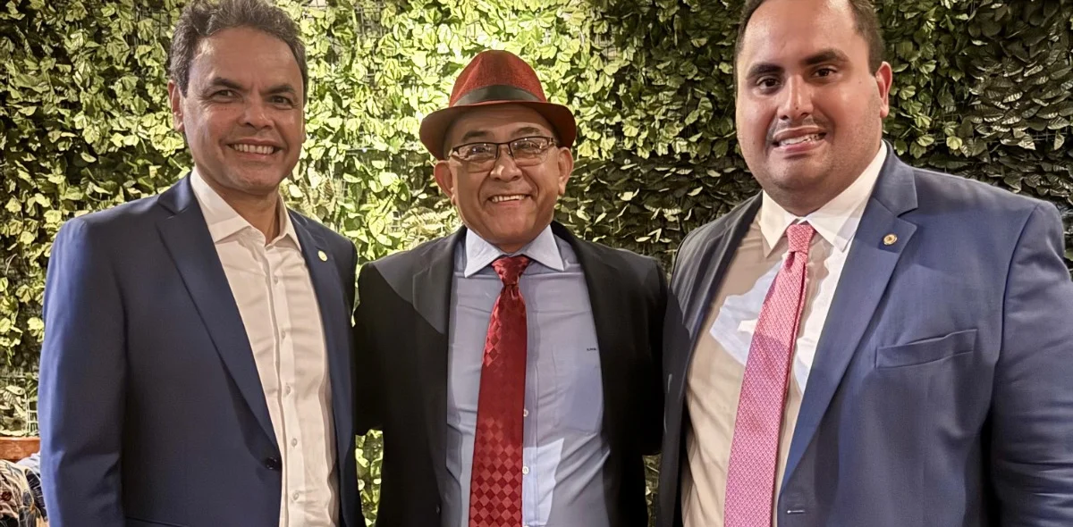 Autoridades com o prefeito