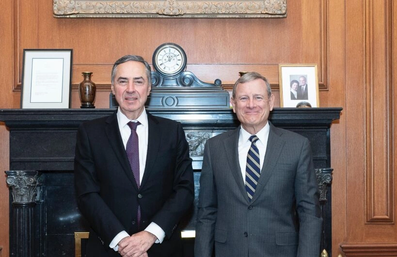 Barroso e presidente da Suprema Corte dos EUA