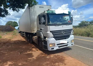 Caminhoneiro é preso por dirigir sob o efeito de drogas