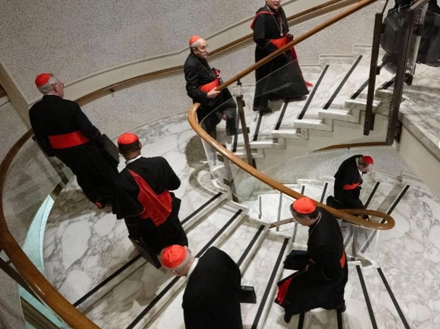 Cardeais reunidos no Vaticano
