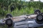 Carro capotou próximo à UFPI