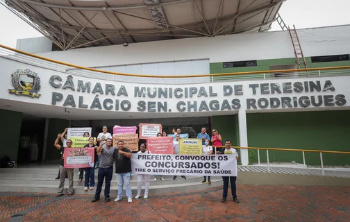 Comissão de aprovados no concurso da FMS