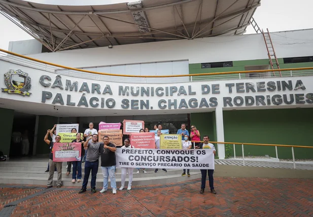 Comissão de aprovados no concurso da FMS