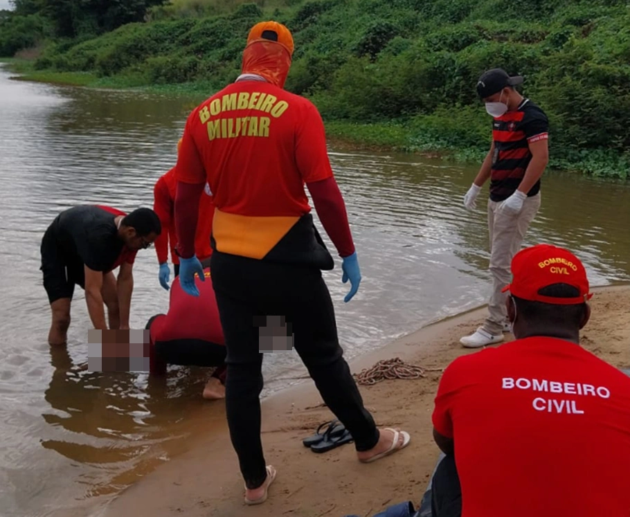 Corpo de Bombeiros realizaram o resgate do adolescente no Rio Poti