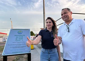 Deputado Evaldo Gomes e secretária Josiene Campelo entregam pista de skate em Parnaíba