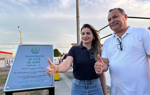 Deputado Evaldo Gomes e secretária Josiene Campelo entregam pista de skate em Parnaíba