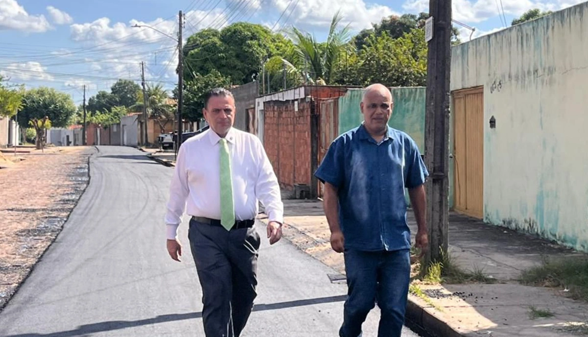 Deputado Gessivaldo visita obras no Parque Brasil 2