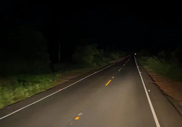 DER investe em dispositivos refletivos que melhoram a visibilidade nas rodovias do Piauí