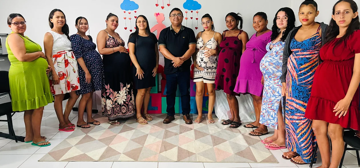 Entrega de enxovais para gestantes de Esperantina