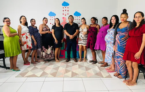 Entrega de enxovais para gestantes de Esperantina
