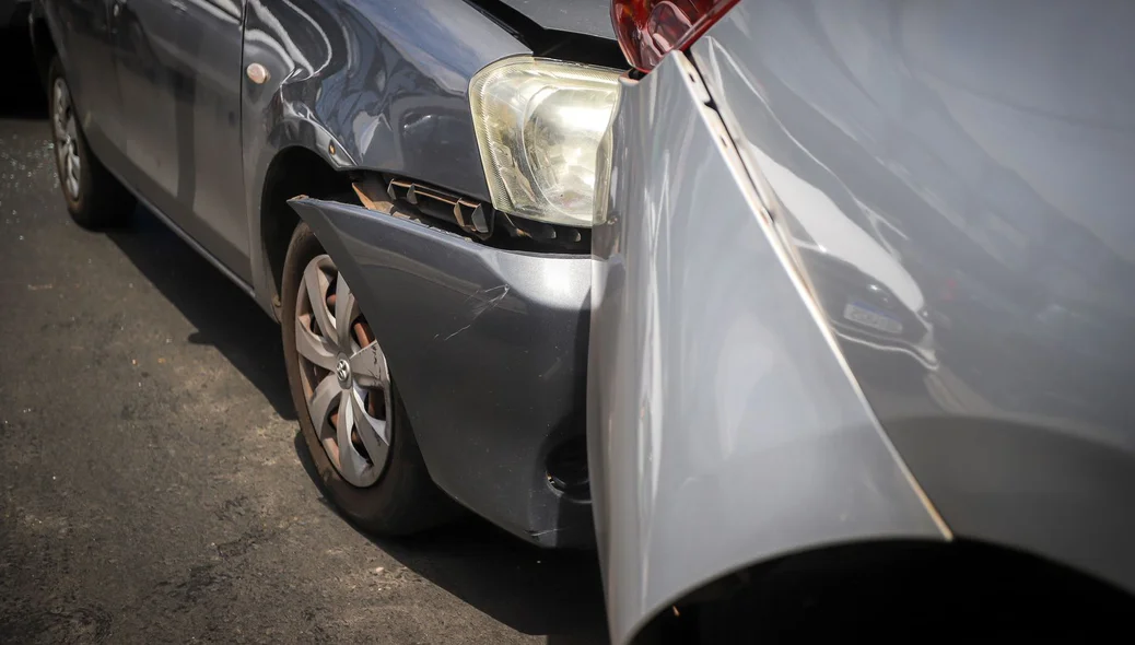 Etios acabou colidindo com carro da frente