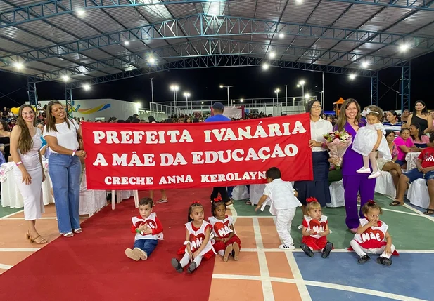Festa das Mães reúne multidão e celebra com emoção as mães de Esperantina