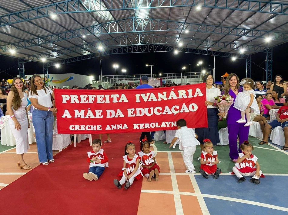 Festa das Mães reúne multidão e celebra com emoção as mães de Esperantina
