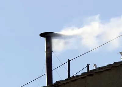 Fumaça branca na chaminé do Vaticano