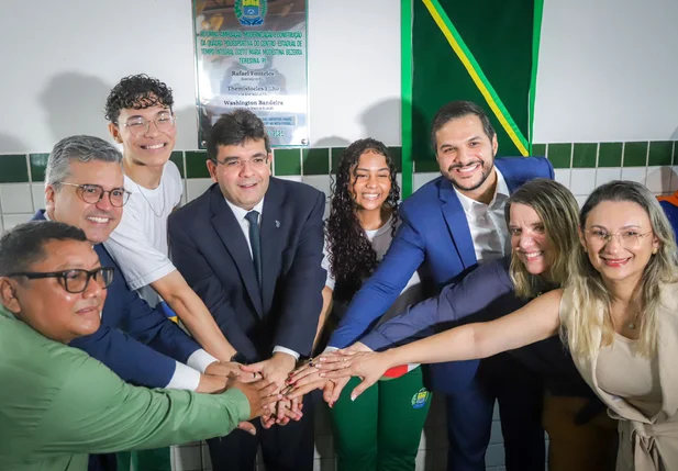 Governador Rafael Fonteles entrega reforma do Ceti Maria Modestina Bezerra em Teresina