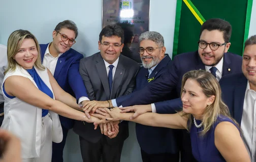 Governador Rafael Fonteles inaugura unidade oncológica no HGV