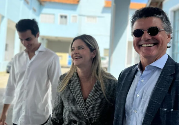 Gracinha Mão Santa participa da entrega de 10 novos leitos de UTI em Parnaíba