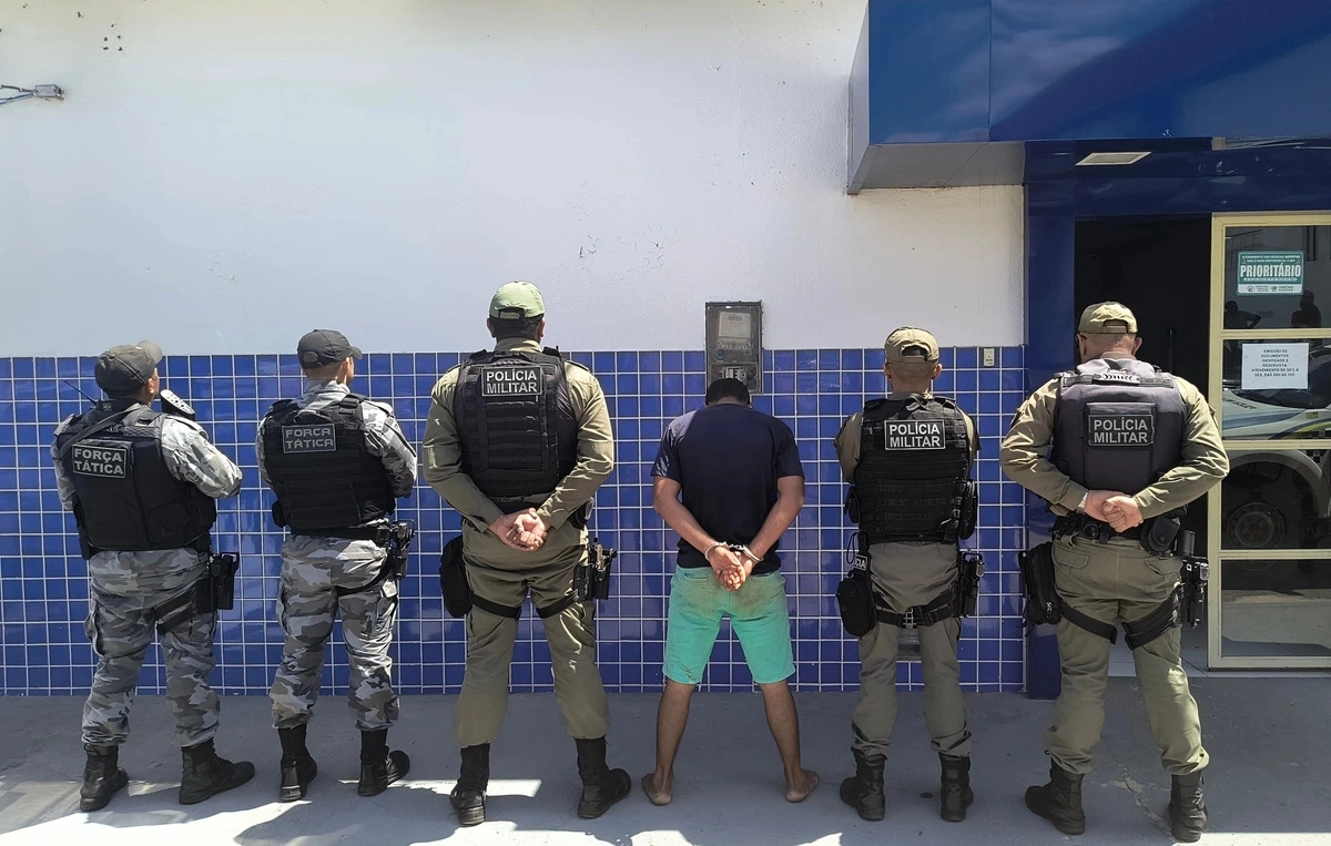 Homem identificado pelas iniciais E. S. R