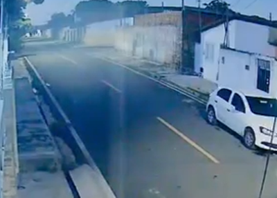 Homem incendeia carro na zona sul de Teresina