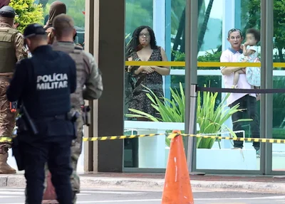 Homem suspeito de tentar explodir bomba com criança no colo