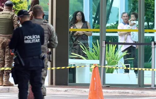 Homem suspeito de tentar explodir bomba com criança no colo