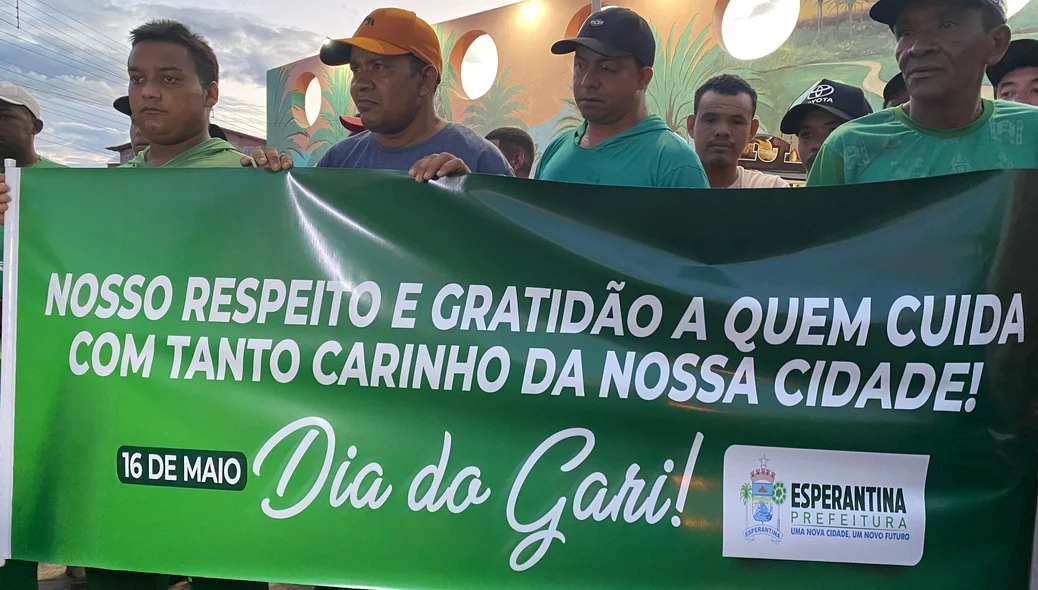 Homenagem aos garis da cidade de Esperantina