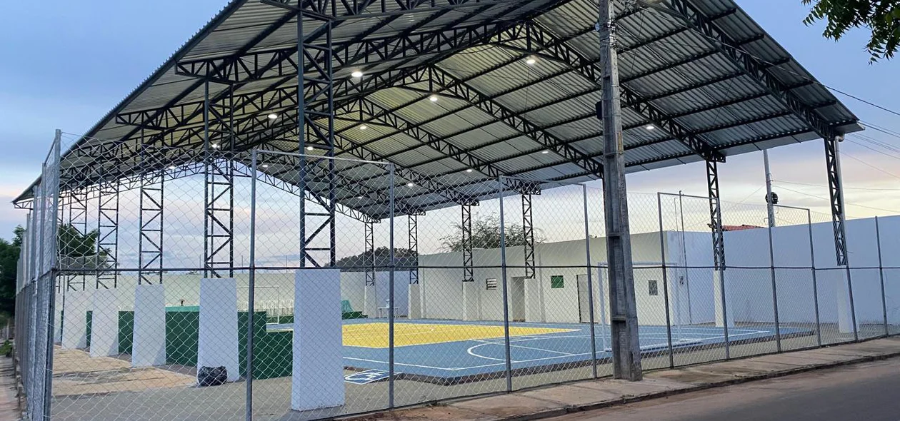 Inauguração de quadra poliesportiva no município de Beneditinos